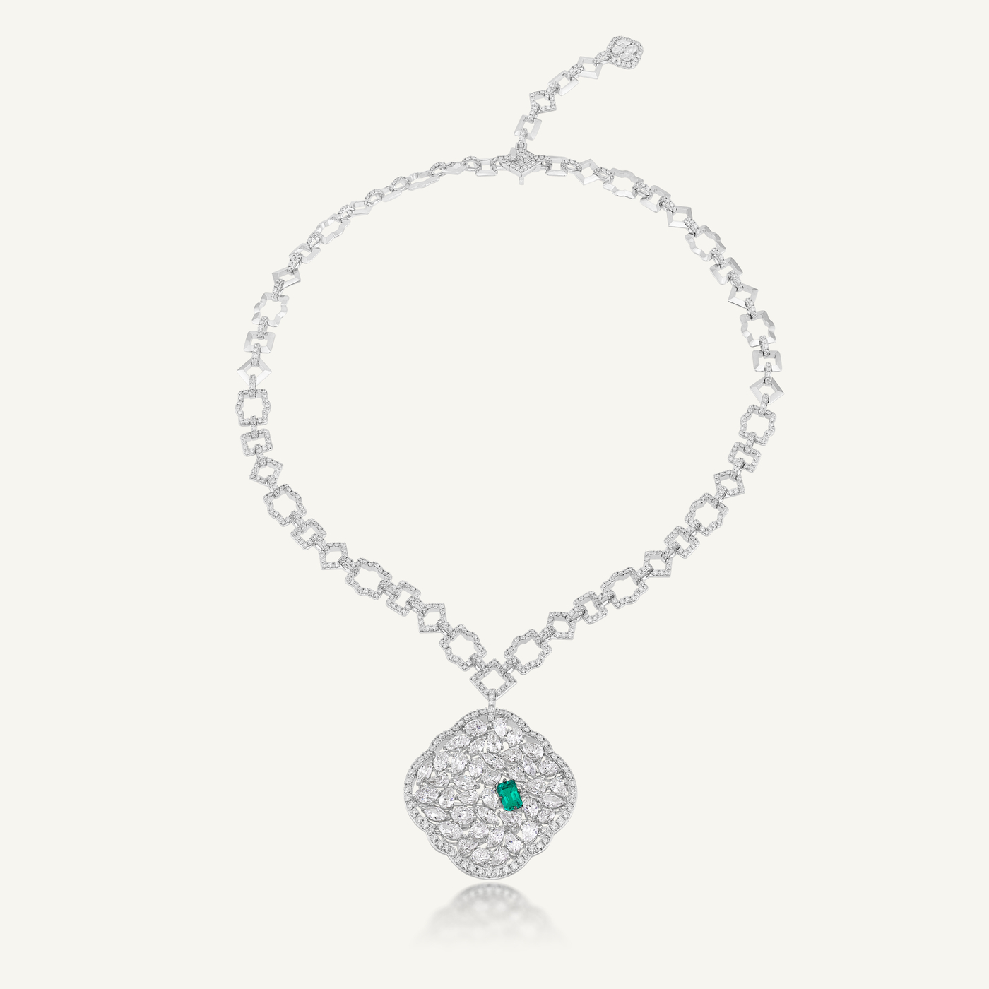 Diversa Spotlight Necklace